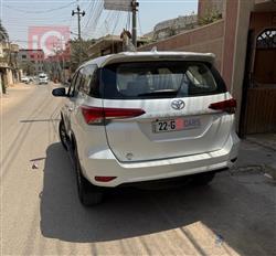 تۆیۆتا فۆرچێنەر